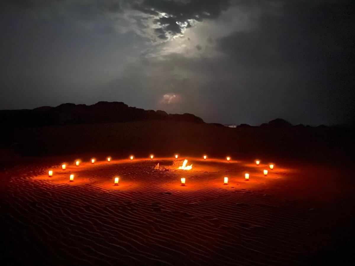 Rum Four Mountain Luxury Camp Wadi Rum Exteriör bild