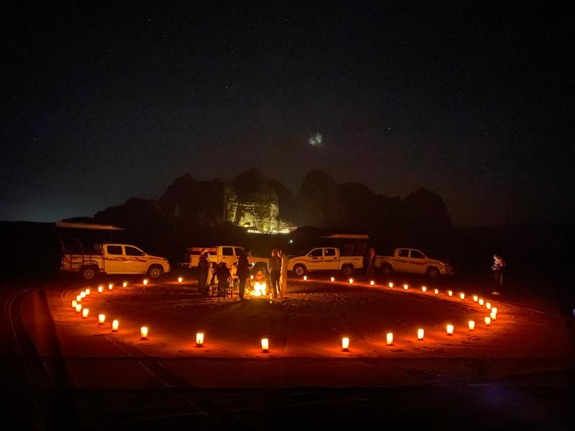 Rum Four Mountain Luxury Camp Wadi Rum Exteriör bild