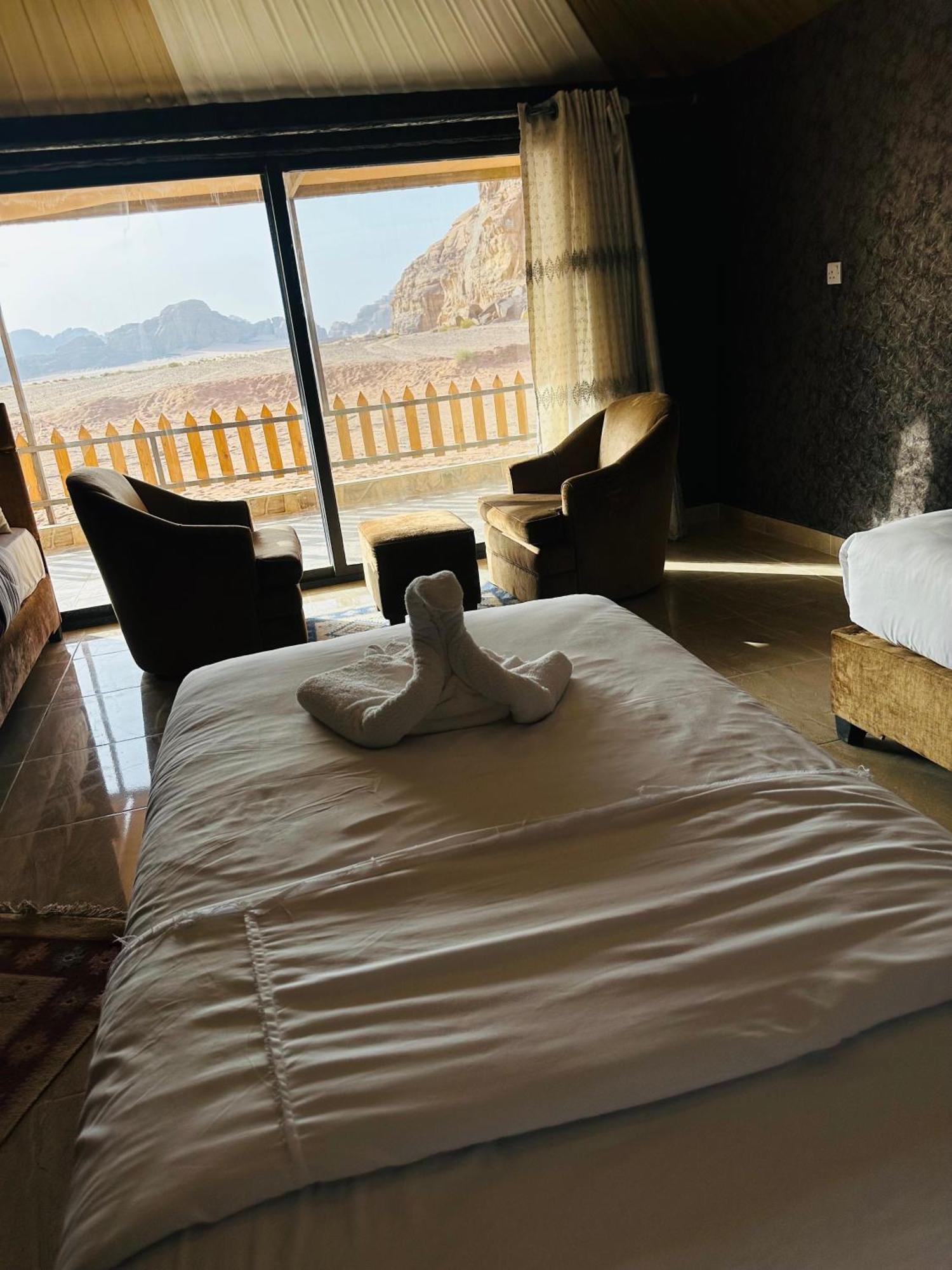 Rum Four Mountain Luxury Camp Wadi Rum Exteriör bild